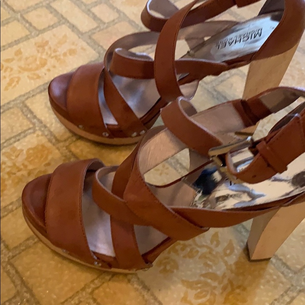 The heel is a bit high for me.